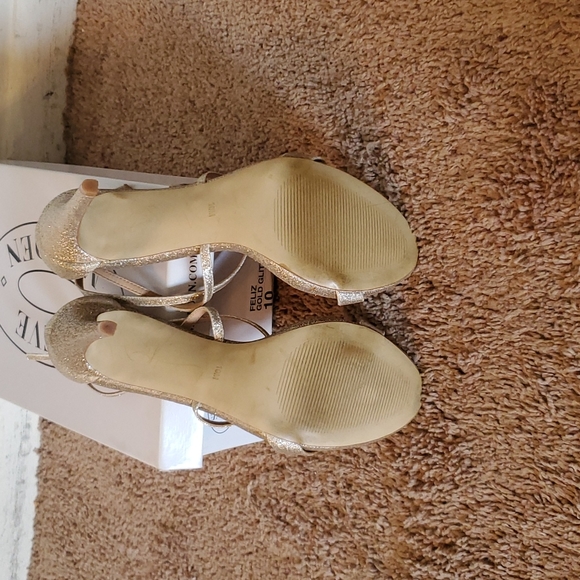 Steve Madden Glitter Gold - Picture 3 of 3